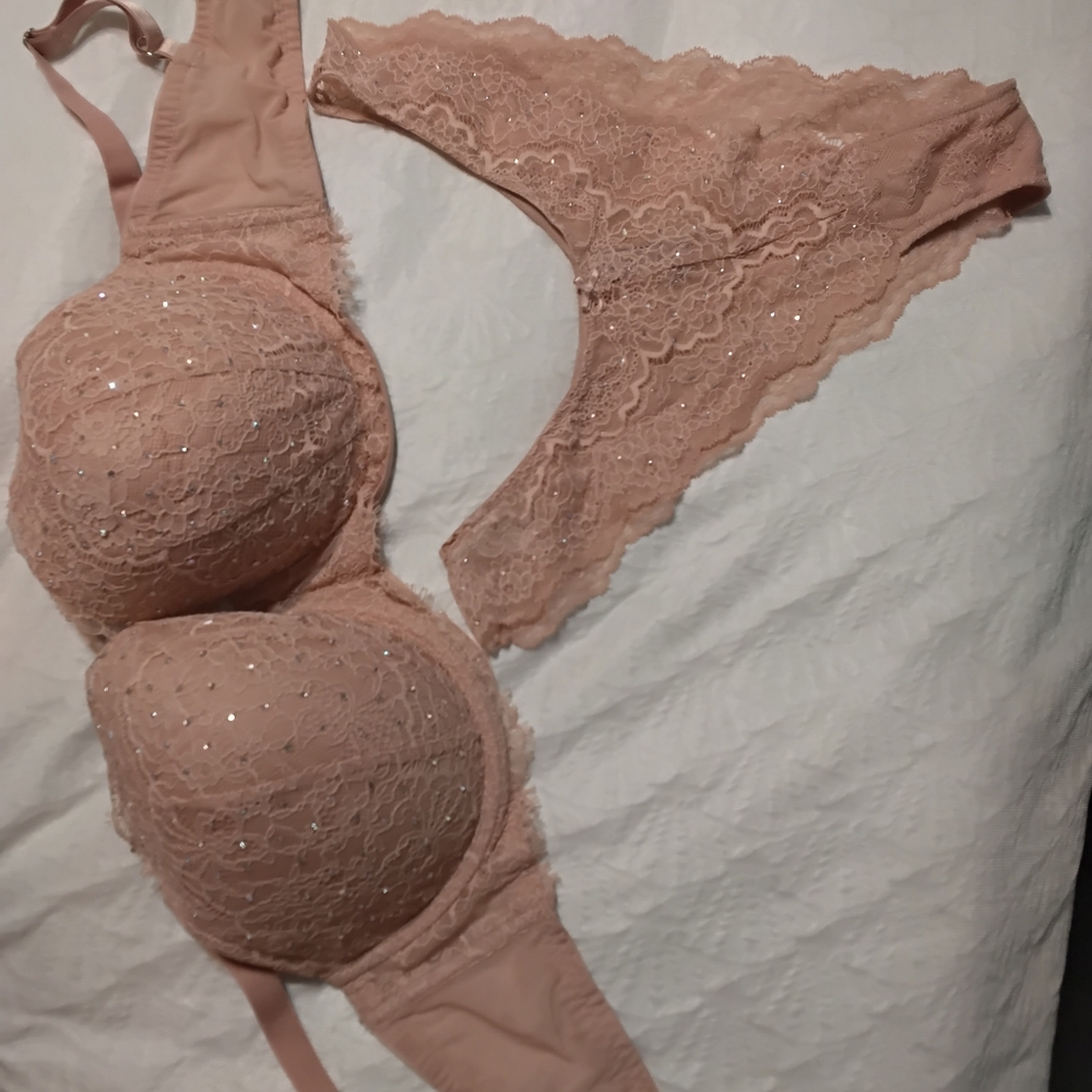 Victoria's Secret Dream Angels Lined Demi Bra & Panties Set - 38DDD - L/XL - Picture 4 of 11